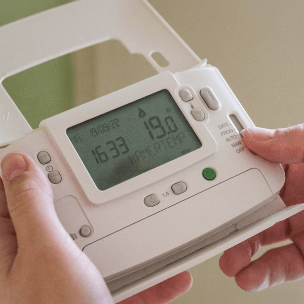 Illustrative image for How Temperature and Humidity Affect Your Home Fragrances