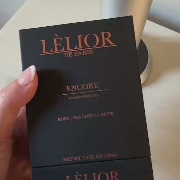 Video of Le Versailles Diffuser inside customer home on a table, diffusing Lèlior's Encore Fragrance
